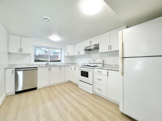 Building Photo - 428 Thorold Rd Unit 3