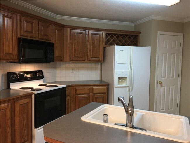 Photo - 2905 Essex Pl