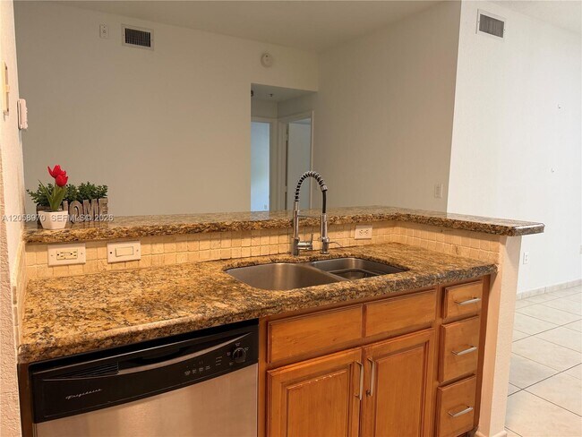 Photo - 7200 NW 114th Ave Unit 307