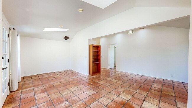 7470 Mirabel Rd