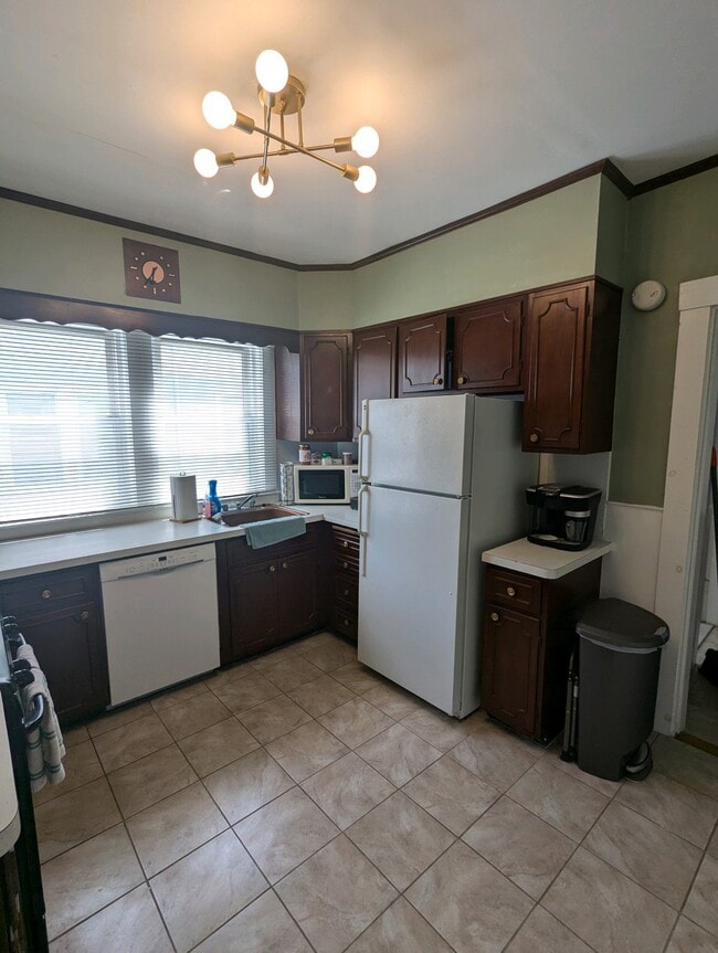 Photo - 37 Pearl St Unit 1st floor apt near Tufts