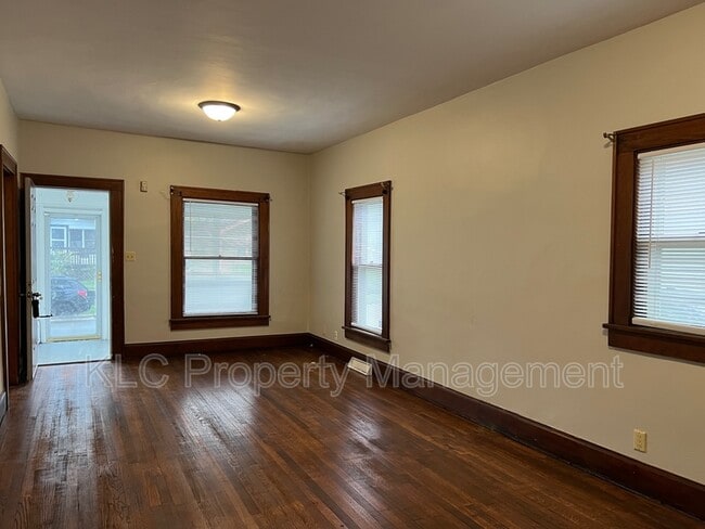 Photo - 3116 E 7th St