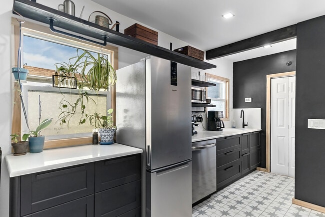 Photo - 5902 Lemp Ave