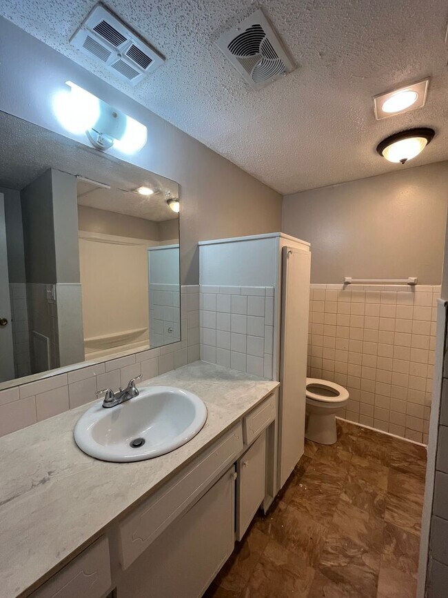 Photo - Hillcrest Apartments