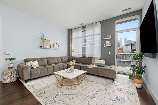 Photo - 367 W Locust St Unidad 304