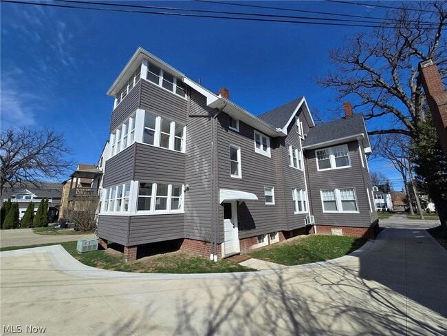 Photo - 13839 Clifton Blvd Unidad 2