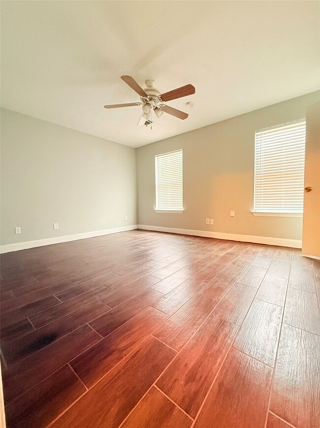 Photo - 320 Willowick St