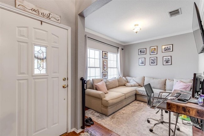 Photo - 1908 Trafalger Cove