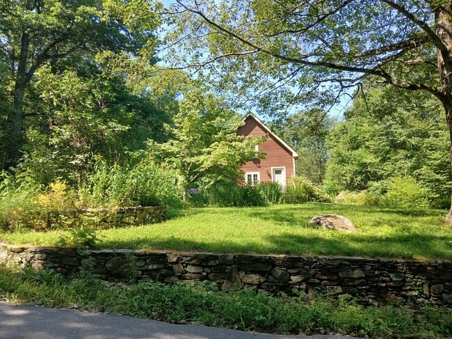 Building Photo - 30 Searles Hill Rd Rental