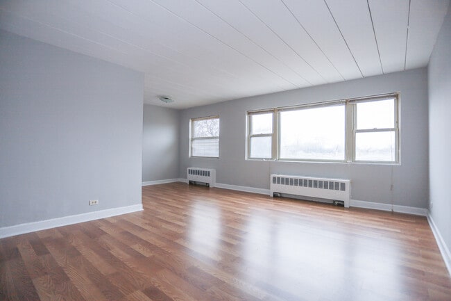 Photo - 5653 N Christiana Ave