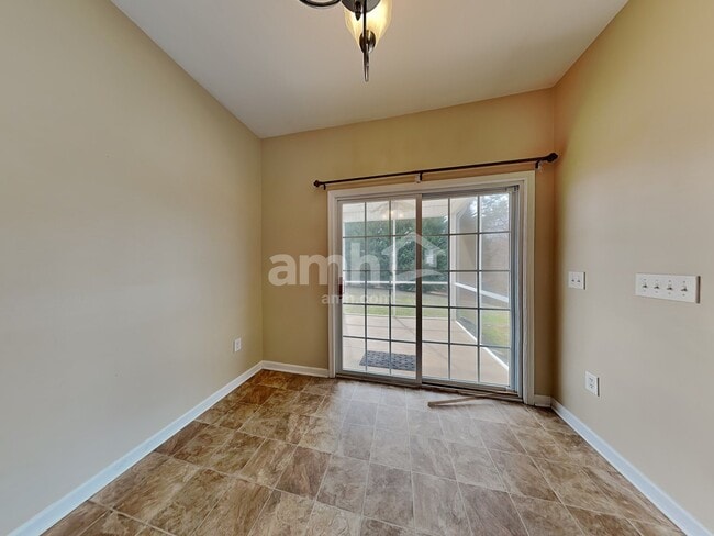 Photo - 407 Windham Ct