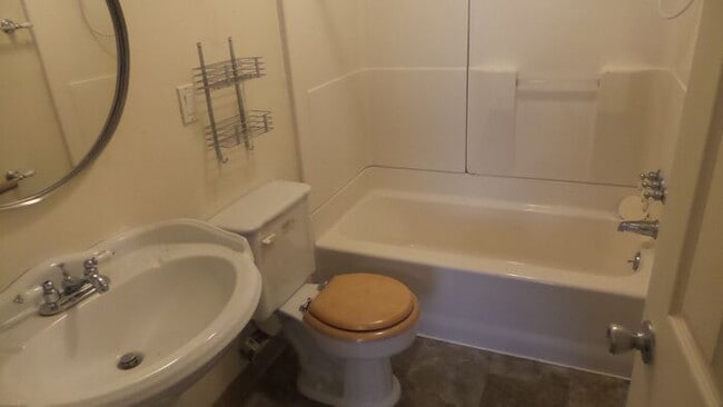 Photo - Very nice 1 bedroom duplex unit in Tacoma!!