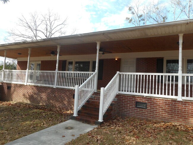 Photo - Beautiful 4 Bedroom 2 Bath Ranch Home on India Hook