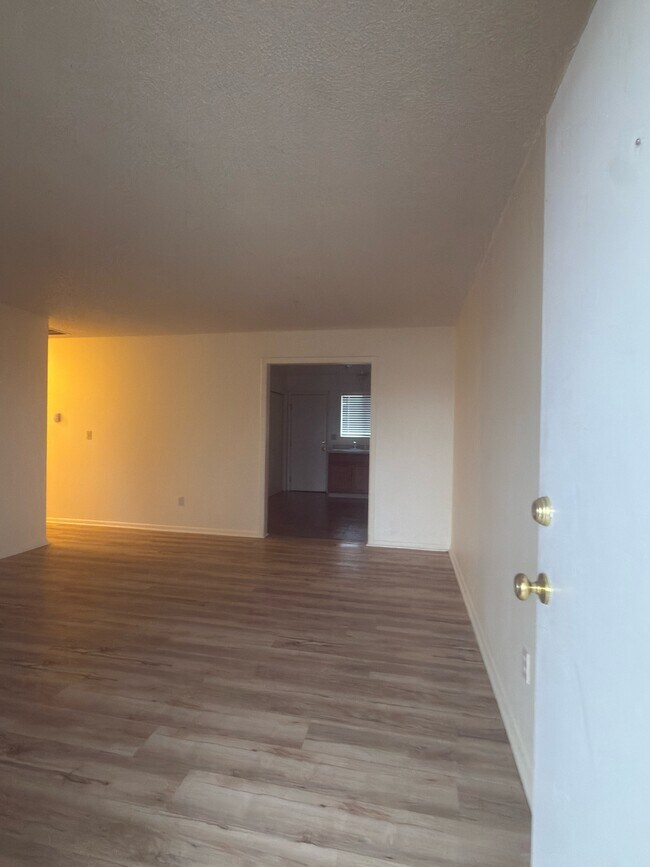 Photo - 5977 Marius Dr Unidad 5997