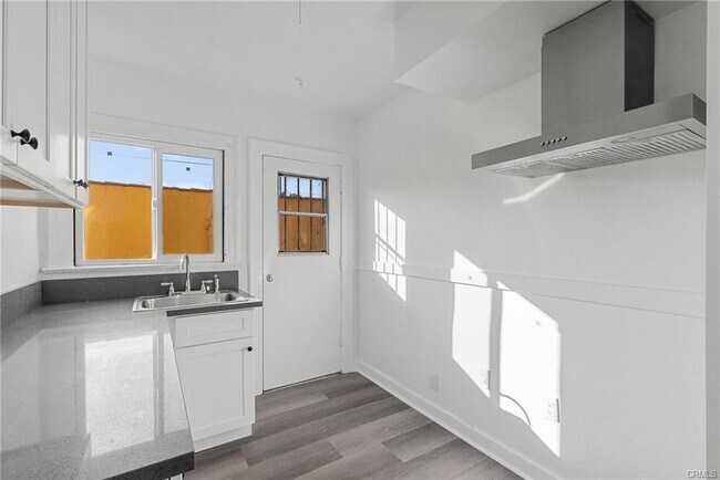 Photo - 5601 Fishburn Ave Unidad 1/4