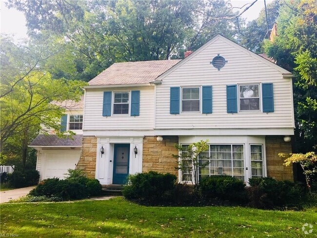Building Photo - 4 Bed 3.5 Bath in Cleveland Heights - You ... Rental