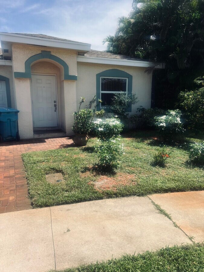 Photo - 2122 E Ridge Circle East House