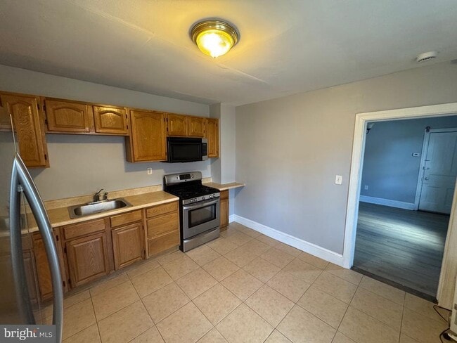 Photo - 729 E Haverford Rd