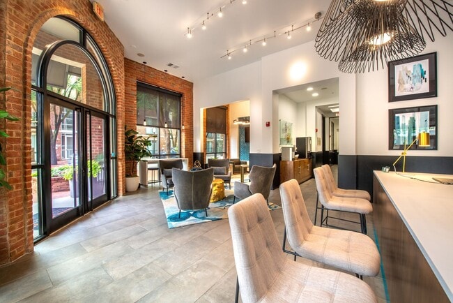 Manchester State Thomas apartments — community photo
