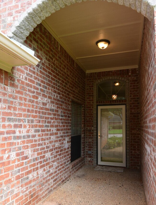 Photo - Whitehouse! Gorgeous 4 Bedroom, 2 Bath Home