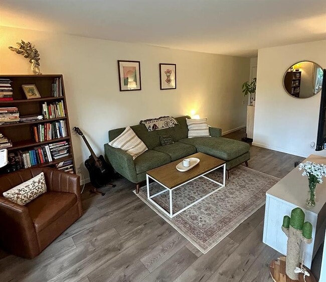 Building Photo - 620 S 1st St Unit 106