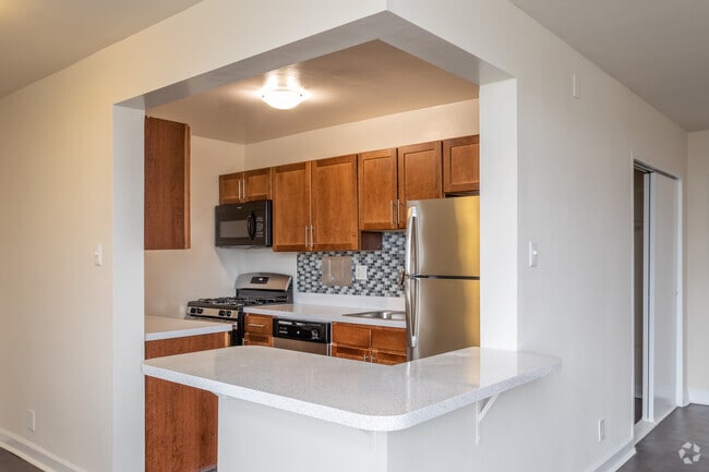 1BR, 1BA Renovated - 756 SF