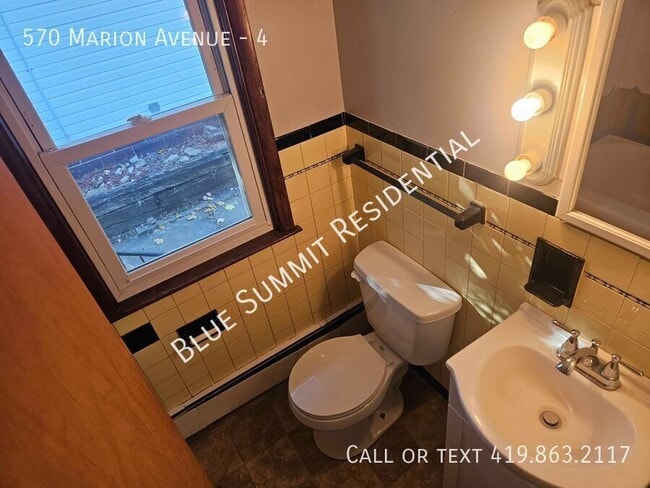 Photo - 570 Marion Ave Unidad 4