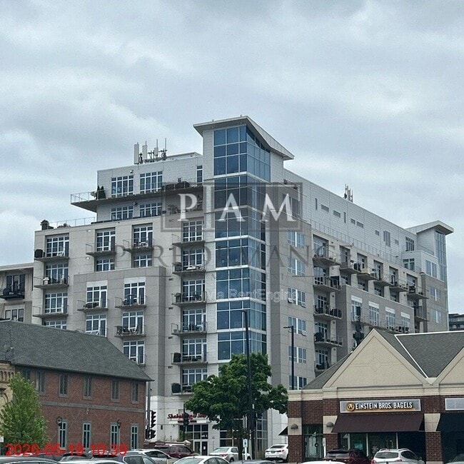 Building Photo - 601 E Ogden Ave Unit 601