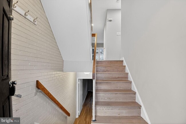 Photo - 2874 Sutton Oaks Ln