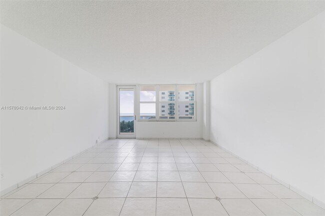 Photo - 3725 S Ocean Dr Unit 706