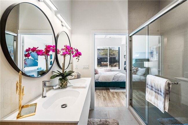 Building Photo - 1155 Custer Ave SE Unit 202