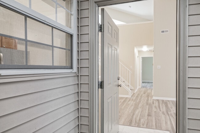 Photo - 1396 Tristram Cir