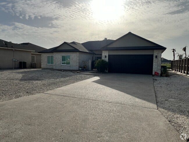 Building Photo - 14830 Highland Mist Dr Rental