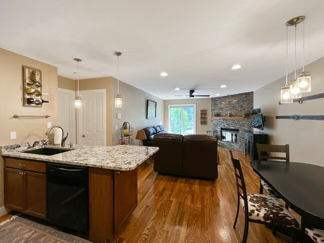 Photo - 604 Granite St