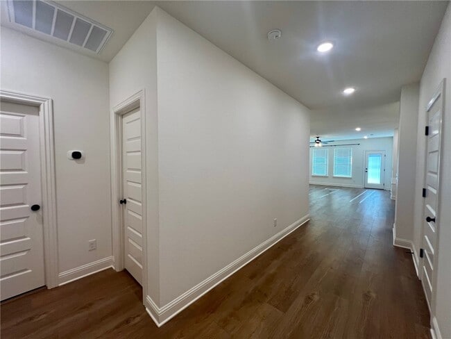 Photo - 3006 S 14th Pl