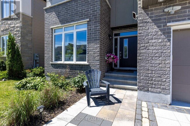 Photo - 512 Breccia Heights