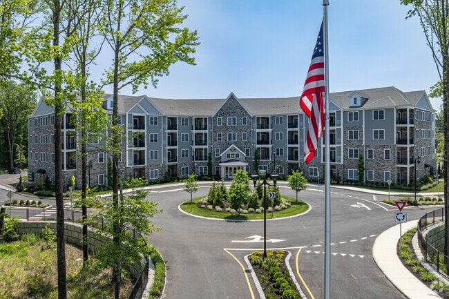 Alternate - The Enclave 55+