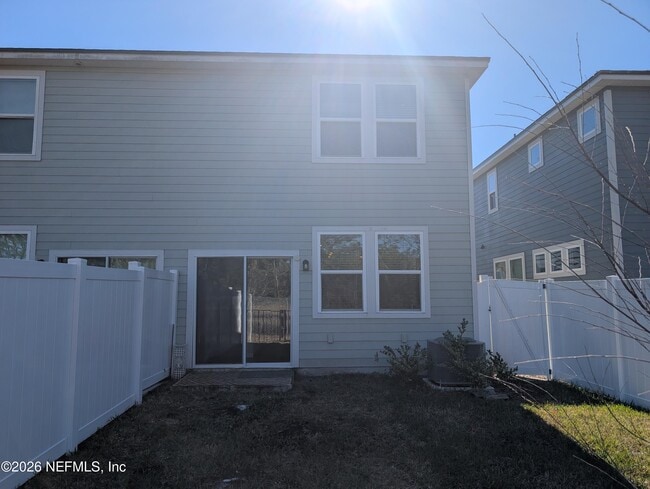 Photo - 10663 Waterfield Rd