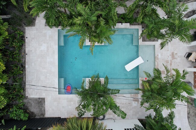 Photo - 634 SE 3rd Ave