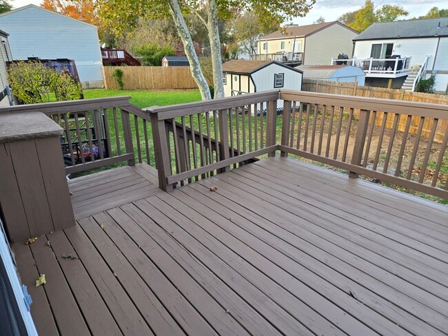 Photo - 554 Logan St