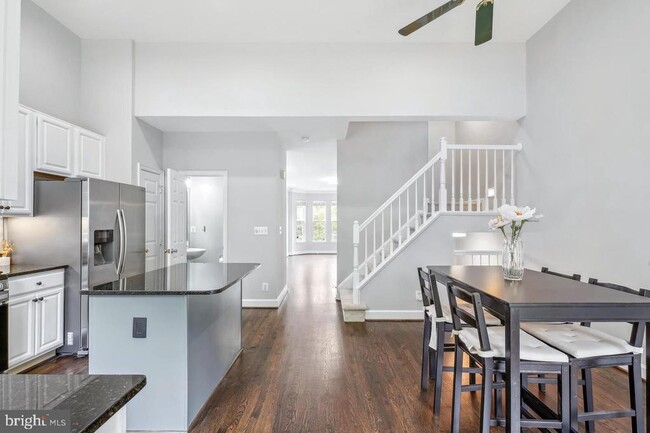 Photo - 2557 James Monroe Cir