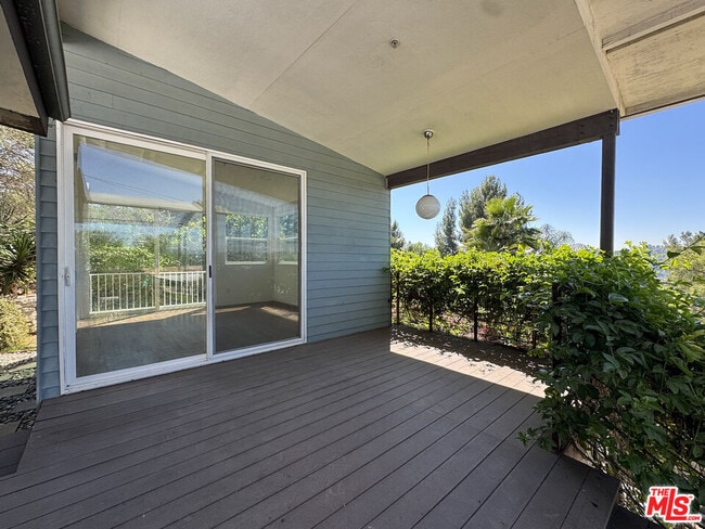 Photo - 3050 Knob Dr