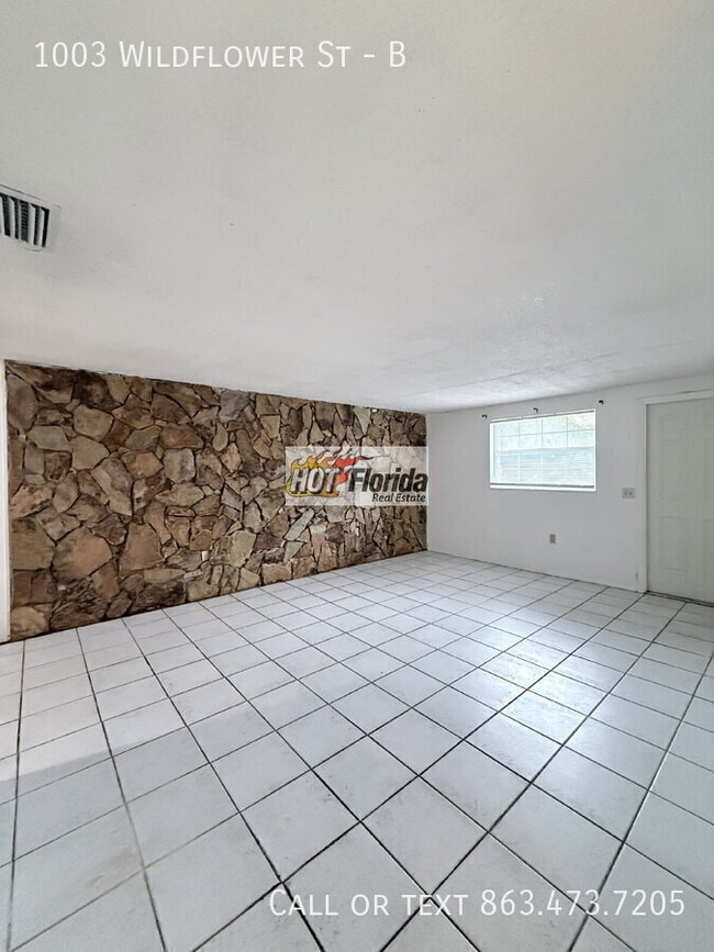 Photo - 1003 Wildflower St Unit B