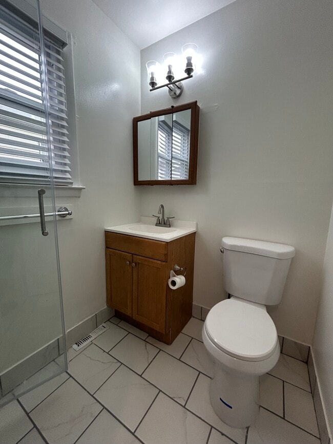 Mstr Bathrm - 3368 Red Lion Rd Unit Red Lion - Knights Roads