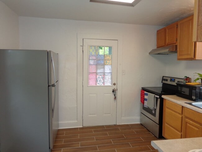 Photo - Lansing2318 Unit B