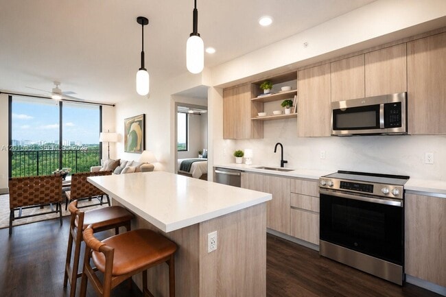 Building Photo - 330 Catalonia Ave Unit 212