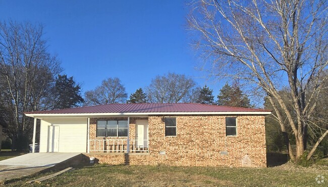 Building Photo - 4 Bed/ 1.5 Bath in Batesville Rental