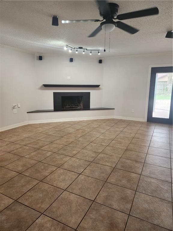 Photo - 1803 Crouch St