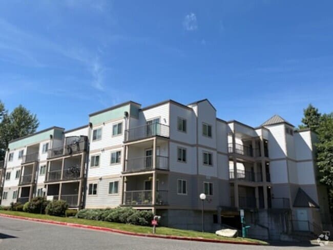 Building Photo - Belleau Woods: Your Home is Waiting! Unit 20-103