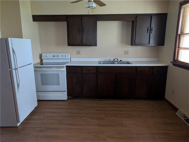 Photo - 623.5 Conrad Ave